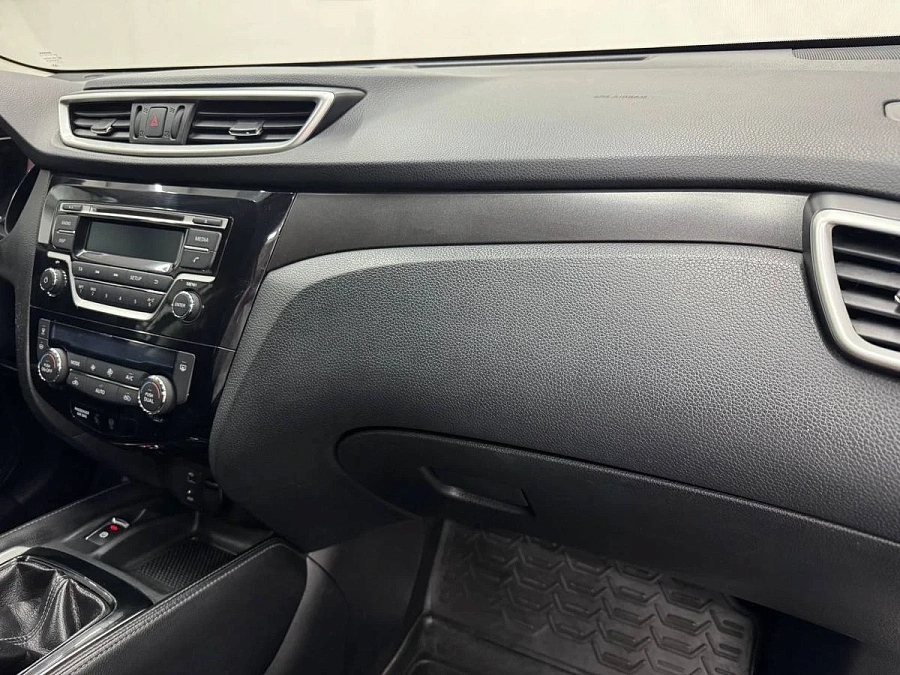 Nissan X-Trail, 2015г., передний привод, механика