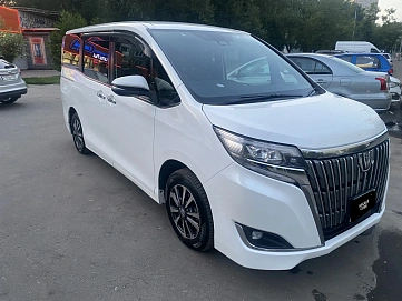 Toyota Esquire, 2018г, передний привод, вариатор