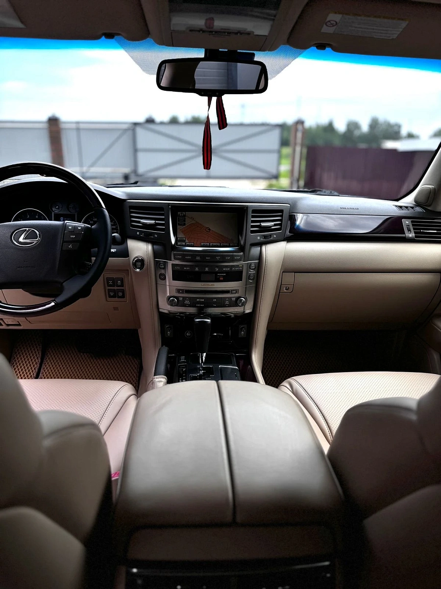 Lexus LX, 2011г., полный привод, автомат
