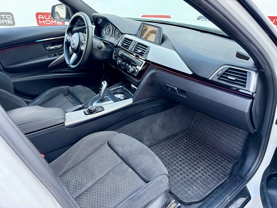 BMW 3 серии, 2016г., передний привод, автомат