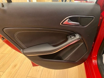 Mercedes-Benz A-Класс, 2015г, передний привод, робот