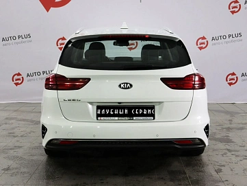 Kia Ceed, 2021г, передний привод, робот