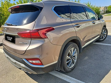 Hyundai Santa Fe, 2019г, полный привод, автомат
