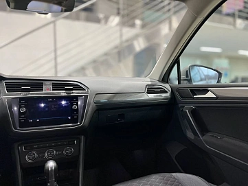 Volkswagen Tiguan, 2018г, передний привод, робот