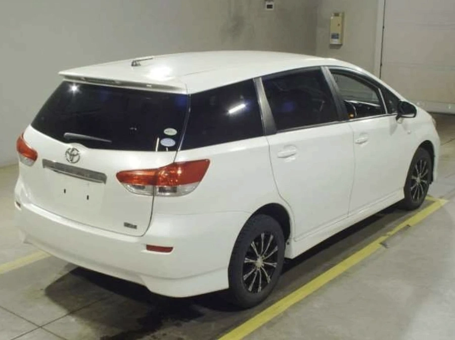 Toyota Wish, 2010г., передний привод, вариатор