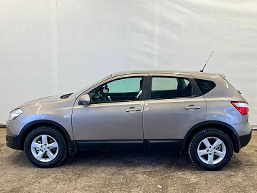 Nissan Qashqai, 2011г, передний привод, механика