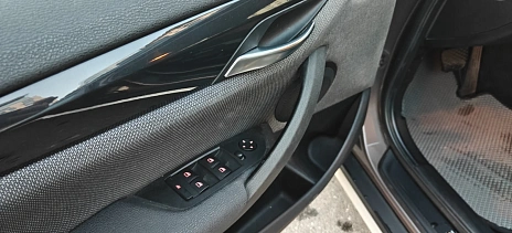 BMW X1, 2011г, задний привод, автомат