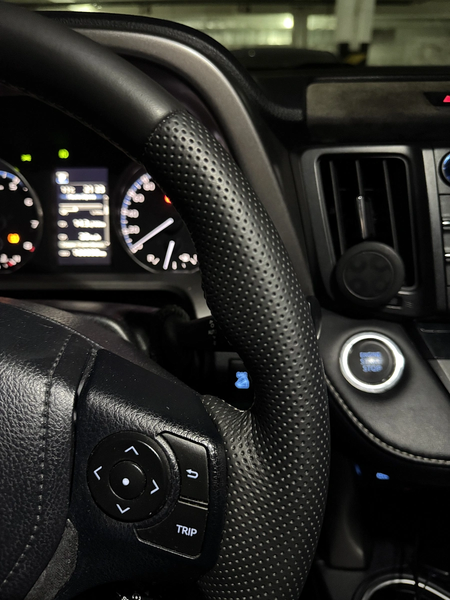 Toyota RAV4, 2018г., полный привод, автомат