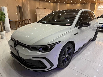 Volkswagen Golf, 2023г, передний привод, робот