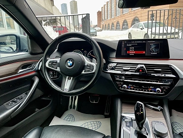 BMW 5 серии, 2018г, полный привод, автомат