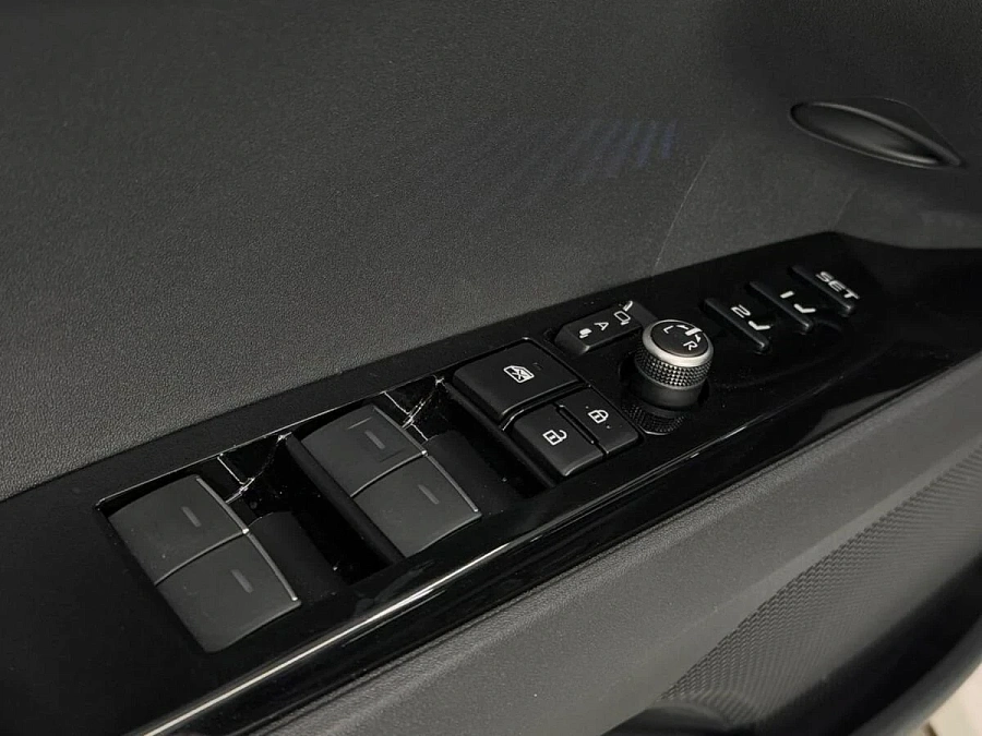 Toyota Camry, 2025г., передний привод, вариатор