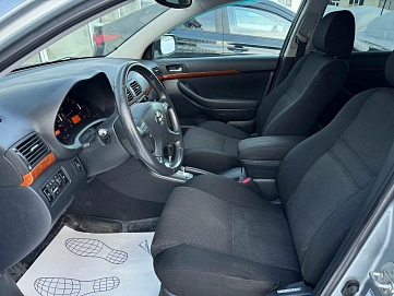 Toyota Avensis, 2008г, передний привод, автомат