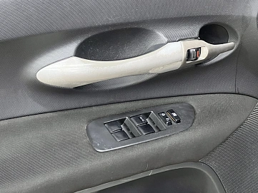 Toyota Auris, 2008г, передний привод, робот