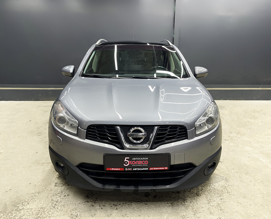 Nissan Qashqai, 2010г., передний привод, вариатор