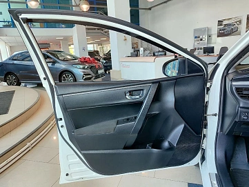 Toyota Corolla, 2014г, передний привод, механика