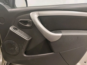 Renault Duster, 2012г, полный привод, механика