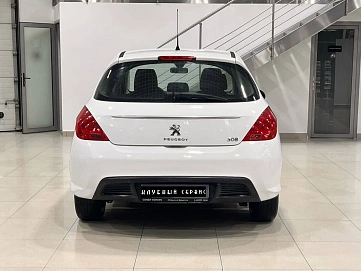 Peugeot 308, 2011г, передний привод, автомат