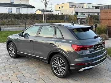Audi Q3, 2023г, передний привод, робот