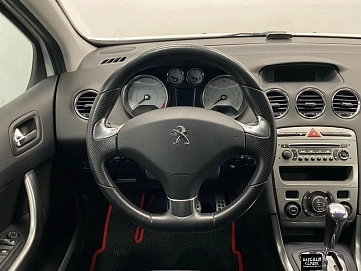 Peugeot 308, 2011г, передний привод, автомат