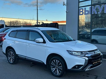 Mitsubishi Outlander, 2019г, полный привод, вариатор