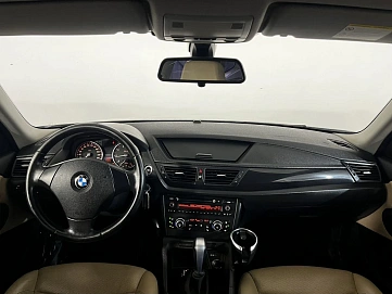 BMW X1, 2011г., задний привод, автомат