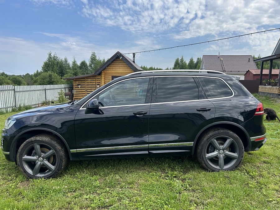 Volkswagen Touareg, 2016г., полный привод, автомат