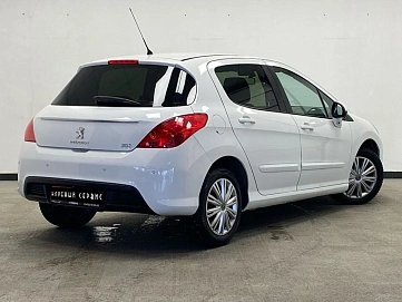 Peugeot 308, 2011г, передний привод, автомат