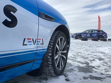 Jaguar F-Pace, 2016г, полный привод, автомат