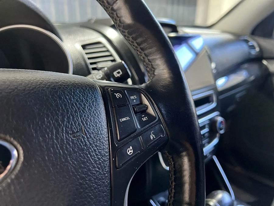 Kia Sorento, 2015г., полный привод, автомат