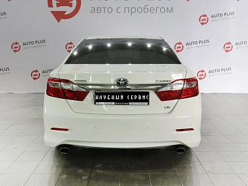 Toyota Camry, 2012г, передний привод, автомат