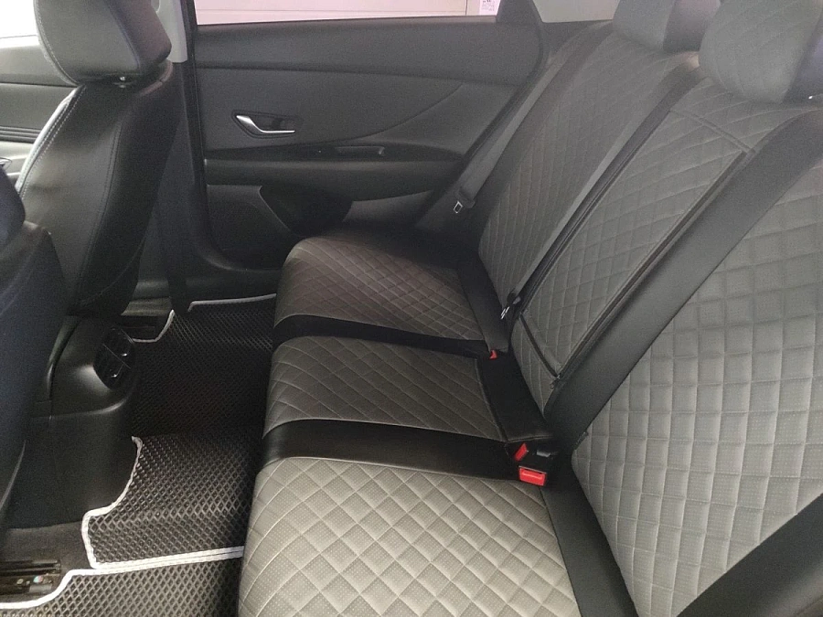 Hyundai Elantra, 2021г., передний привод, автомат