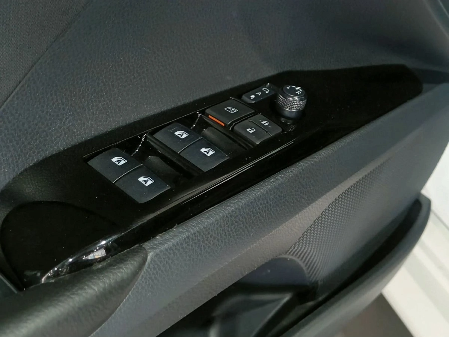 Toyota Camry, 2019г., передний привод, автомат