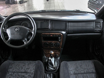 Opel Vectra, 1998г, передний привод, механика