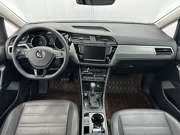 Volkswagen Touran, 2021г, передний привод, робот