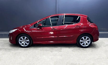 Peugeot 308, 2008г, передний привод, автомат