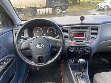 Kia Rio, 2010г, передний привод, автомат
