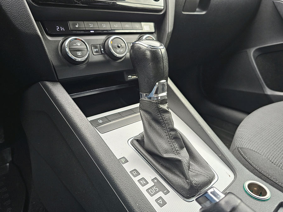 Skoda Octavia, 2013г., передний привод, робот