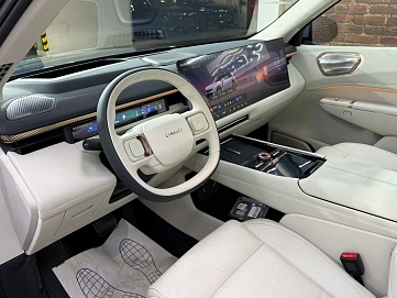 LYNK_&_CO , 2025г., полный привод, автомат