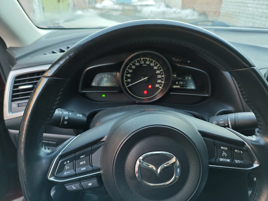Mazda 3, 2018г., передний привод, автомат