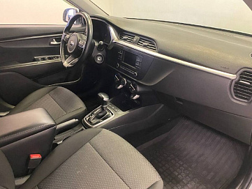 Kia , 2021г., передний привод, автомат