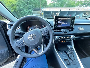 Toyota RAV4, 2021г, полный привод, автомат