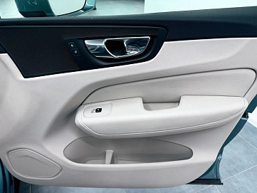 Volvo XC60, 2018г, полный привод, автомат