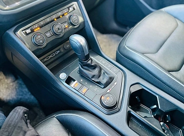 Volkswagen Tiguan, 2020г, полный привод, робот