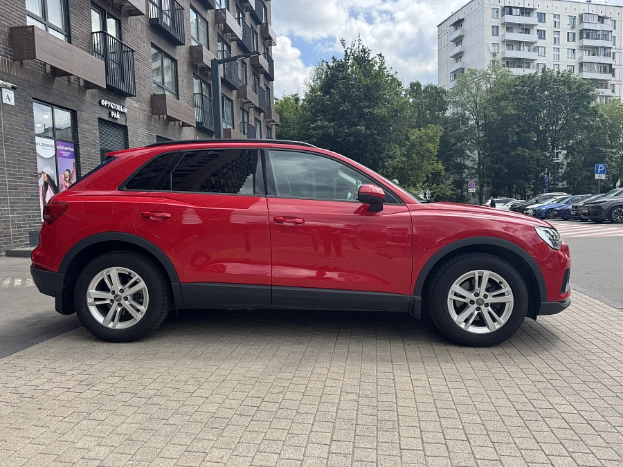 Audi Q3, 2020г., передний привод, робот