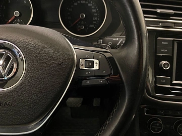 Volkswagen Tiguan, 2018г, передний привод, автомат