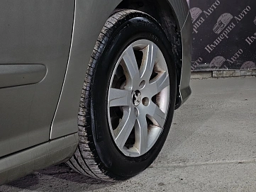 Peugeot 308, 2010г, передний привод, автомат