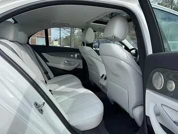 Mercedes-Benz E-Класс, 2022г, задний привод, автомат