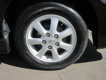 Toyota ISis, 2012г, передний привод, вариатор