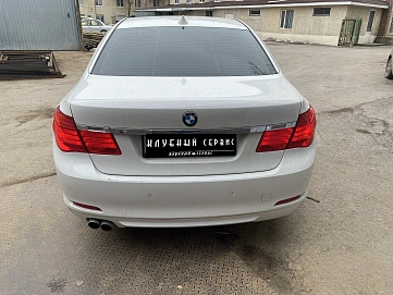 BMW 7 серии, 2010г, задний привод, автомат