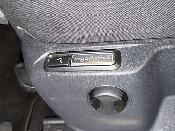 Volkswagen Tiguan, 2019г, передний привод, автомат